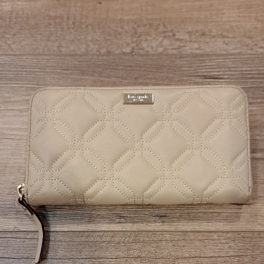 Kate Spade Astor Court Neda Quilted Zip Around
